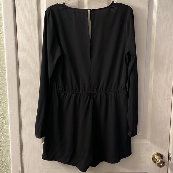 Mustard Seed Black Long sleeve Caged V-Neck Double pocket shorts romper size L - Picture 8 of 12